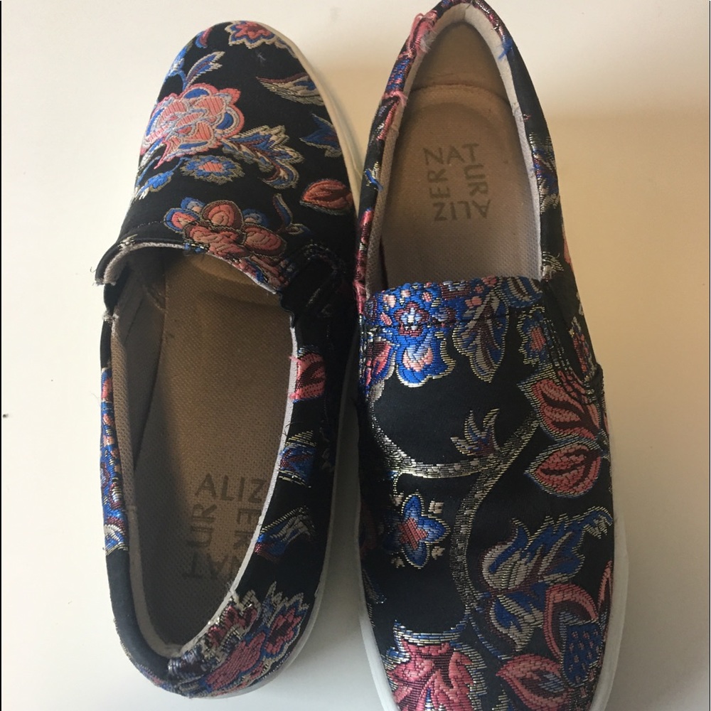 Loafers- beautiful design, lightly worn